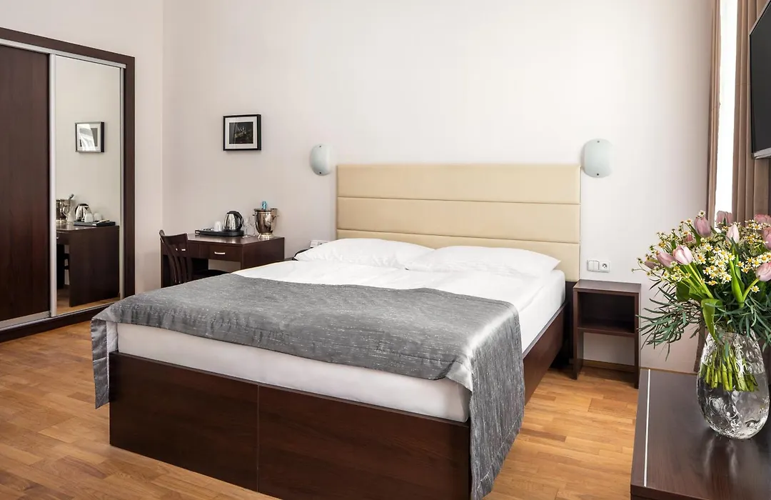 Hotel Unique-1